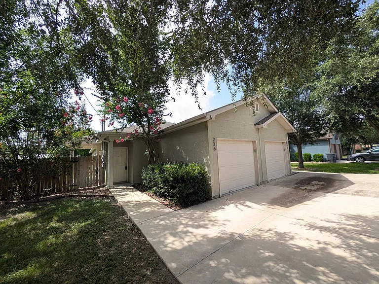 236 Anne Louise Dr #A — Photo 1