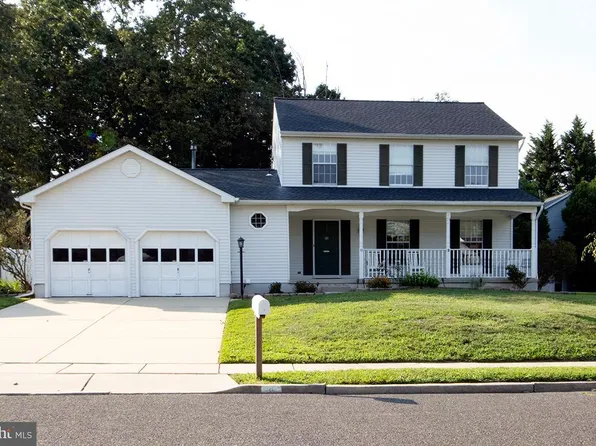 8 Greystone Ln, Sicklerville, NJ 08081