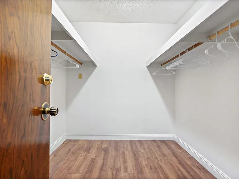 10307 Donna Ave — Photo 37
