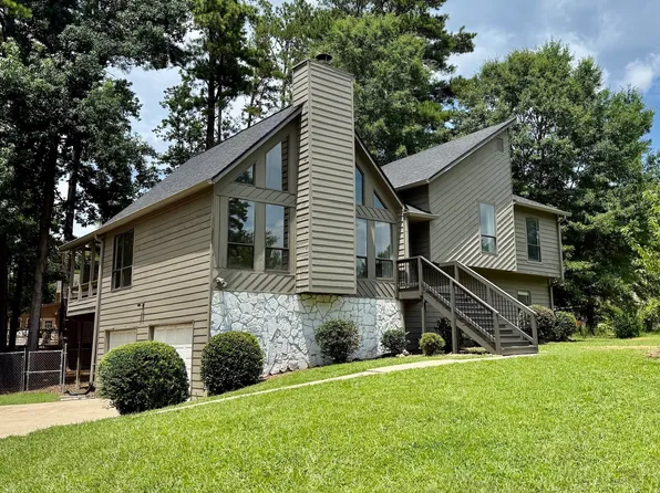 2592 Deerfield Cir SW, Marietta, GA 30064