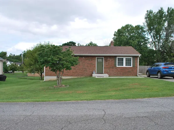 303 Todd St, Radford, VA 24141