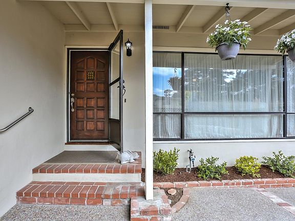 5th image of 380 Granada Dr