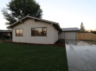 1017 Rawson Ave, Sanger, CA 93657