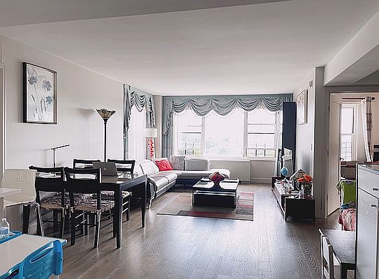 3rd image of 107-40 Queens Blvd #Ph1