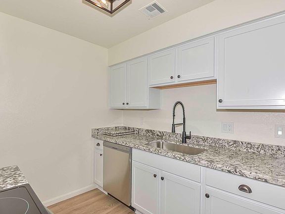 4th image of 20402 N 6th Dr Unit 6