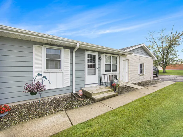 502 Leisure Acres St, Sparta, MI 49345