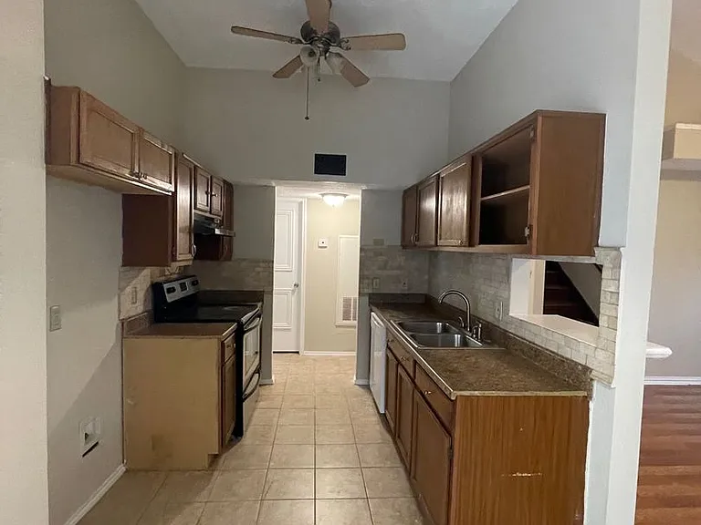 5516 Stone Meadow Ln — Photo 4