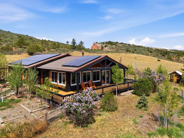 69 Juniper Ridge Rd, Laporte, CO 80535
