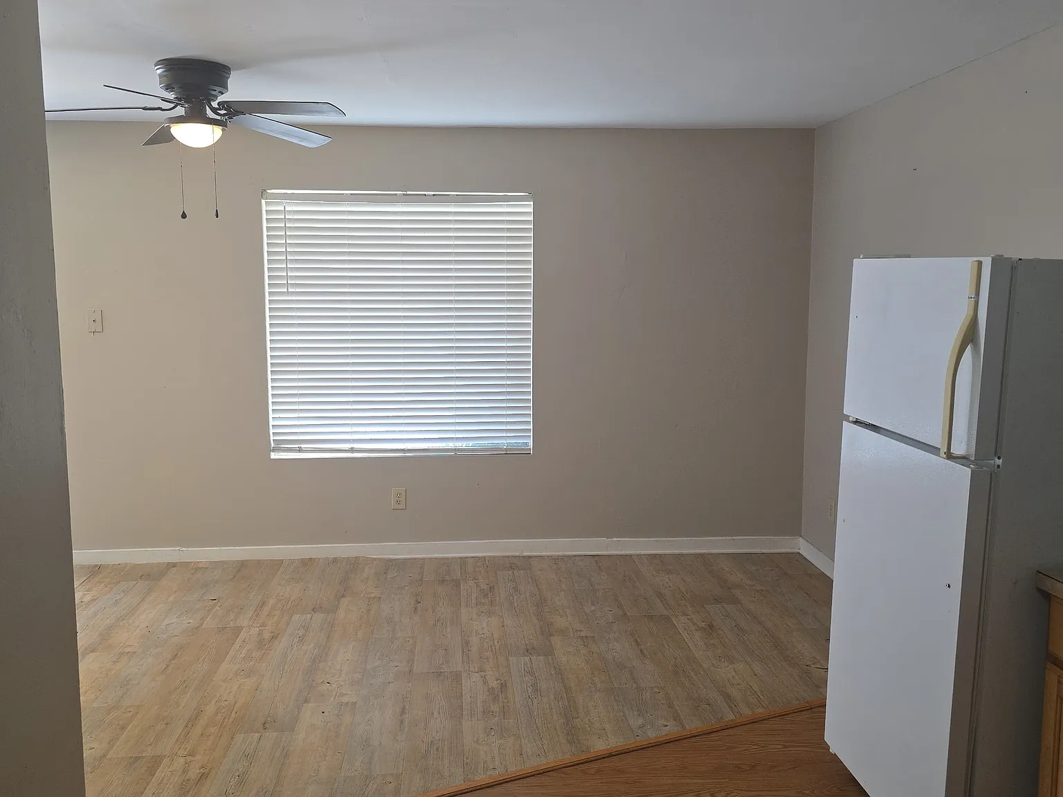 6943 Rhodhiss Rd — Photo 3