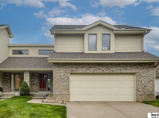 1002 Shoal Pointe Dr, Carter Lake, IA 51510