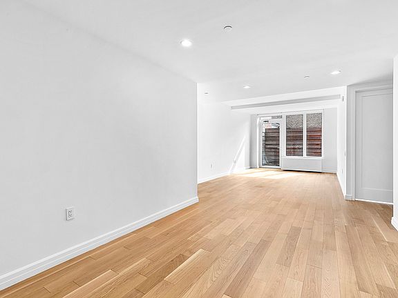 4th image of 470 Dean St APT 201