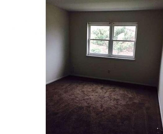 2nd image of 830 Henri Ct
