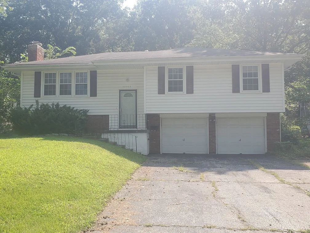 3 bed, 1170 sqft, $1,750 — Photo 1