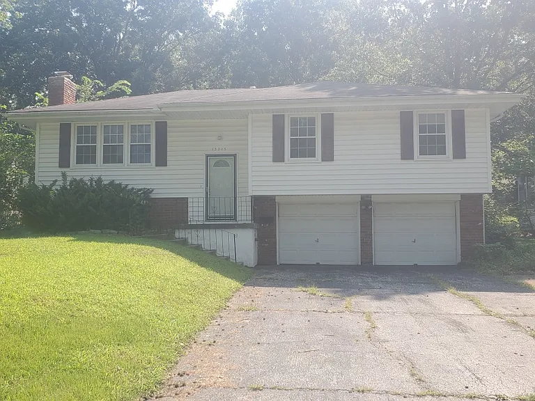 13203 Craig Ave — Photo 1