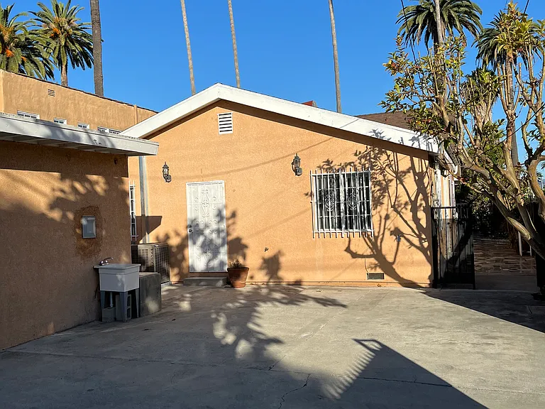 2800 S Mansfield Ave — Photo 21