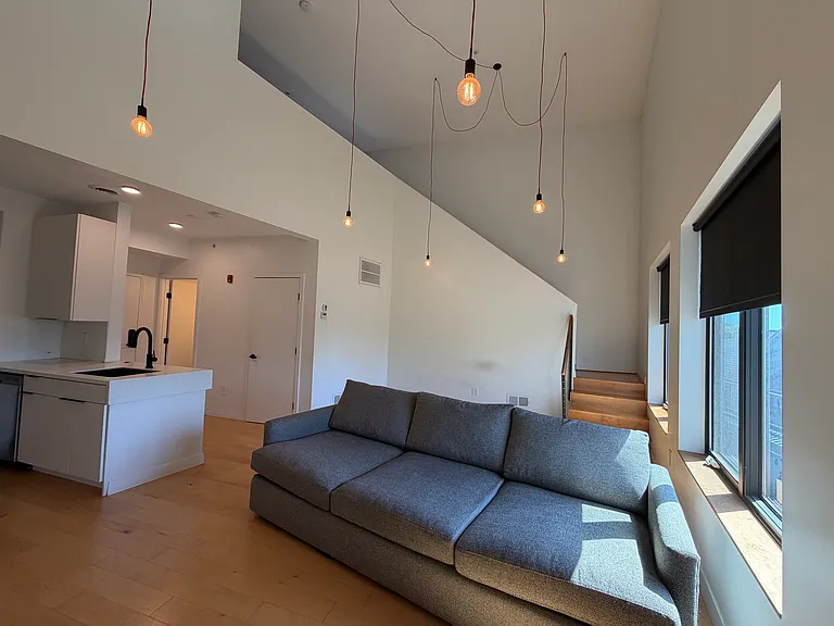 15 Allen St #302 — Photo 4
