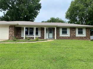313 Harrisburg Dr, Belleville, IL 62223