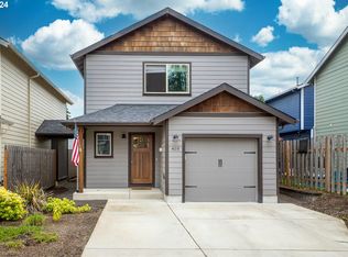 410 Sunset Ct, Amity, OR 97101