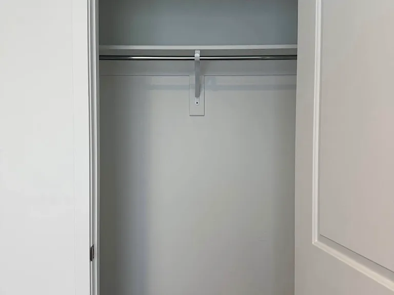 2nd bedroom's Closet