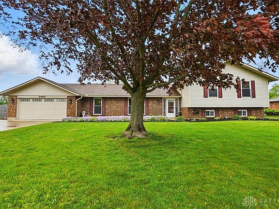 3rd image of 2449 S Old Oaks Dr