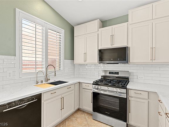 3rd image of 6749 Kostner St