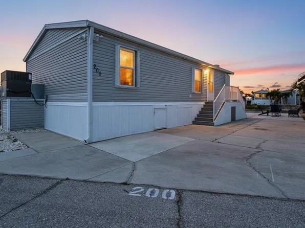 200 Tuscarora Trl, Fort Myers Beach, FL 33931