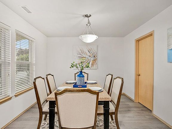5th image of 117 Glennwood Pl SE #117