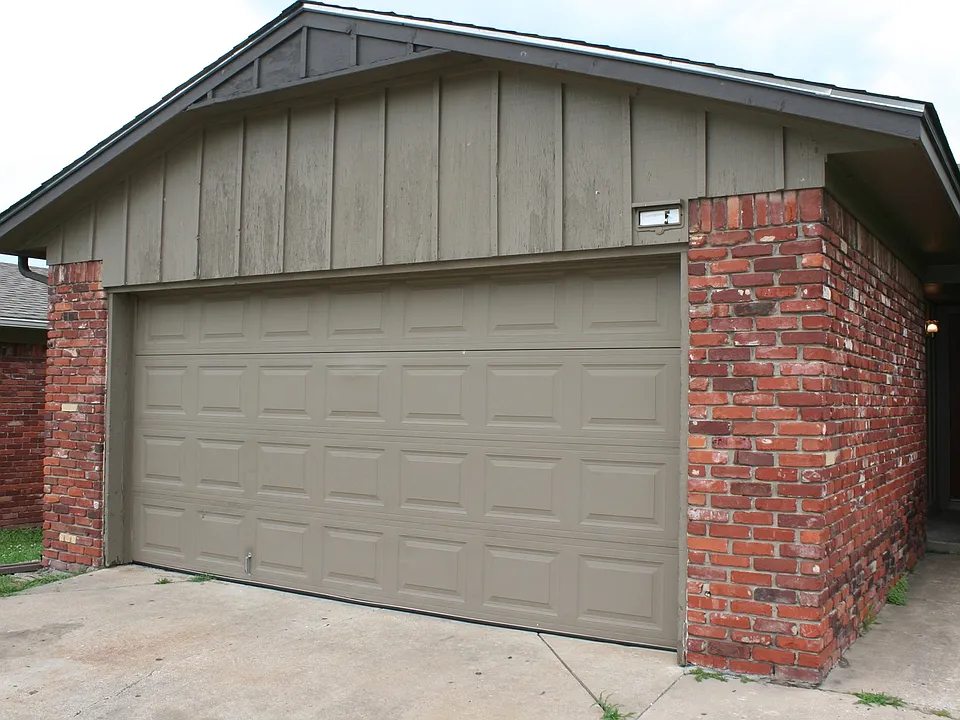9915 E 22nd Pl