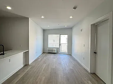 486 Market St #302E — Photo 7