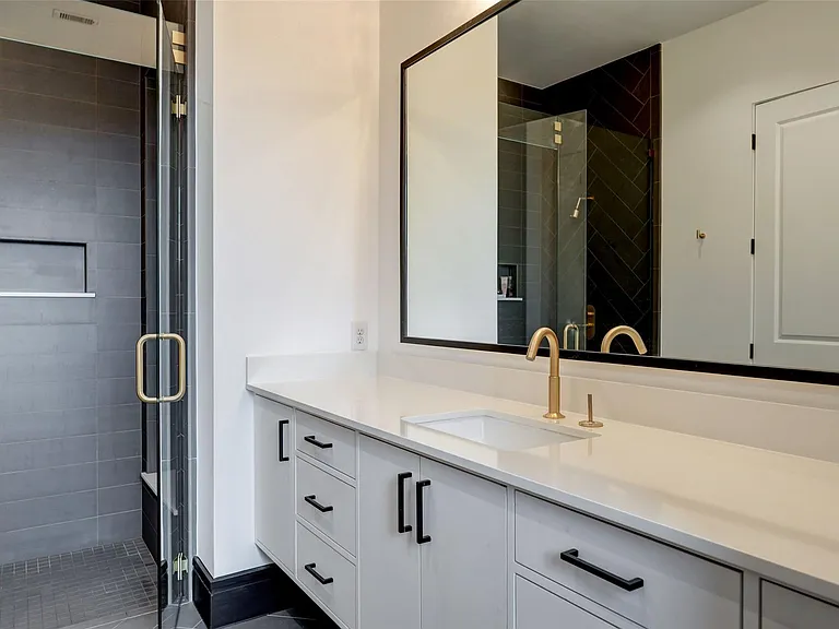 2521 Westgate Dr — Photo 16