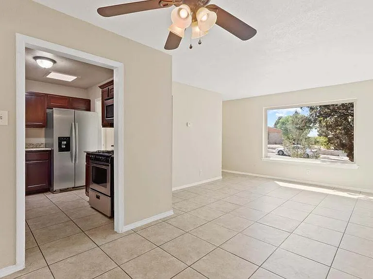 304 Carnival Dr — Photo 13