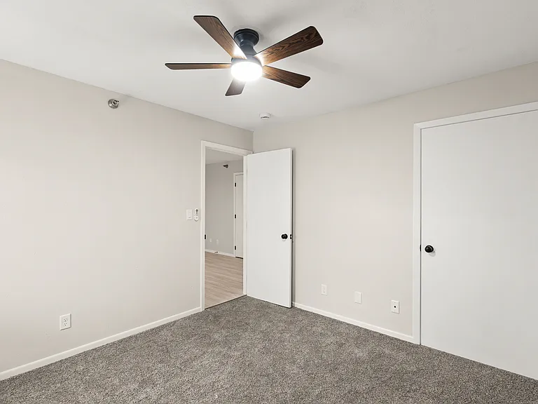 428 Stonehaven Dr #21 — Photo 6