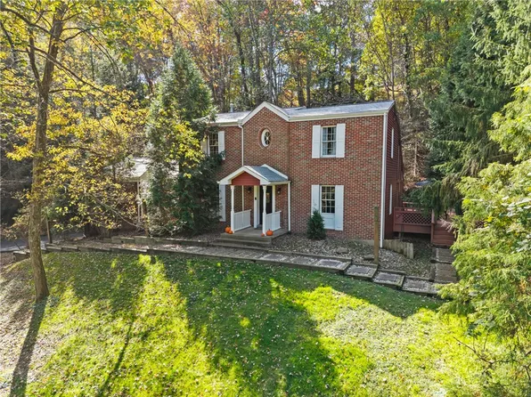 525 Arcadia Dr, Pittsburgh, PA 15237