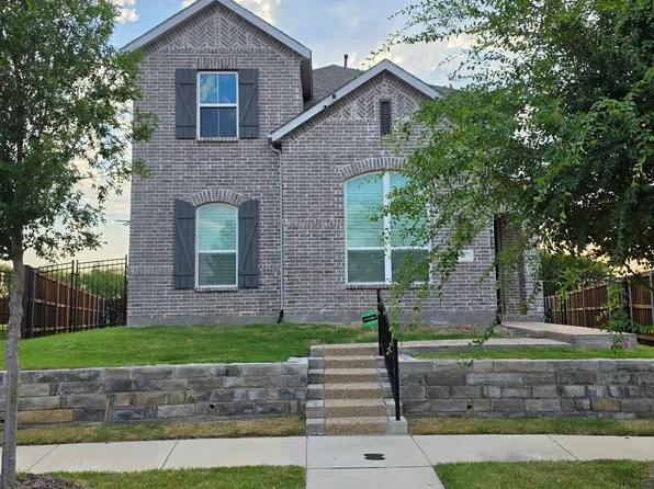 909 Carnation Dr, Crowley, TX 76036