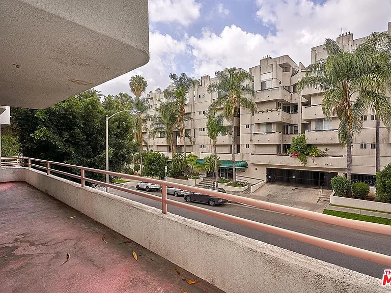 500 S Berendo St #101 — Photo 28