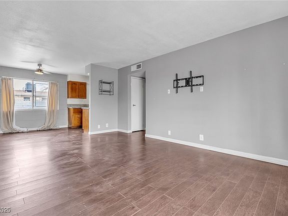 5th image of 1037 Westminster Ave