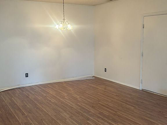 2nd image of 305 Munnerlyn St
