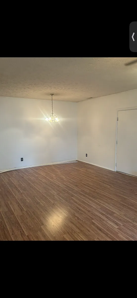 Building Photo - 305 Munnerlyn St