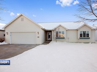 21 Penbrook Cir, Appleton, WI 54913