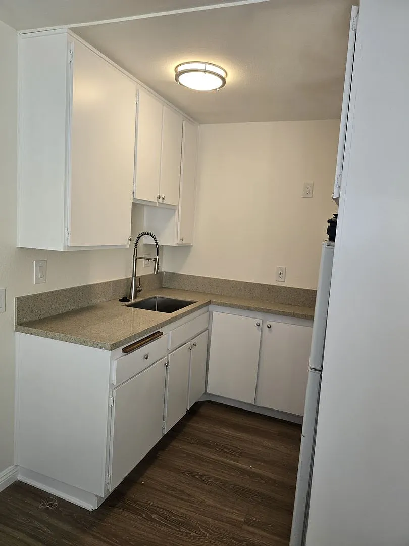 $1695. Remodeled 1 BR in the lovely Villa Sao Miguel 55+ Senior Community — Photo 3