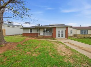 1441 E Cherry St, Cushing, OK 74023