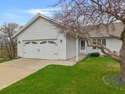 160 Orchard Manor Dr SE, Plainview, MN, 55964