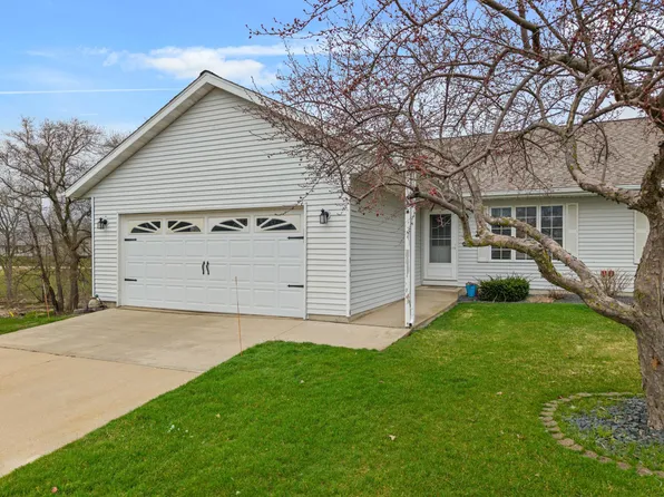 160 Orchard Manor Dr SE, Plainview, MN 55964