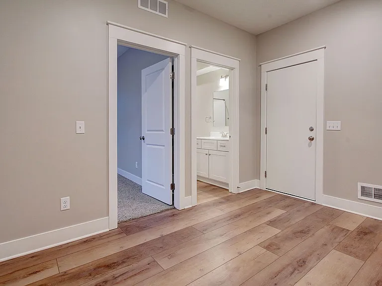 2118 Sherwood Ave — Photo 15