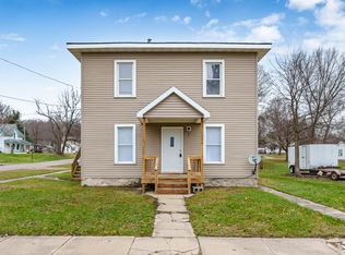 212 W Clinton St, Augusta, MI 49012