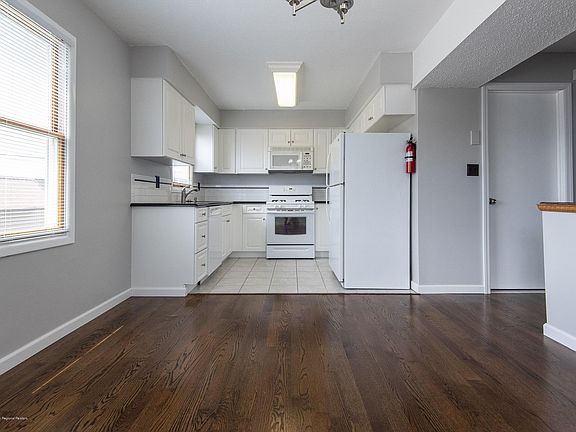 4th image of 912 Egret Dr #1A