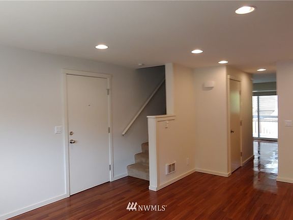 Main floor and entrance of 1106. (Photos taken prior to current tenants).