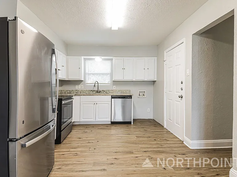 1101 Rancho Dr — Photo 10