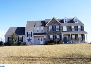 212 Huntsfield Dr, Elverson, PA 19520