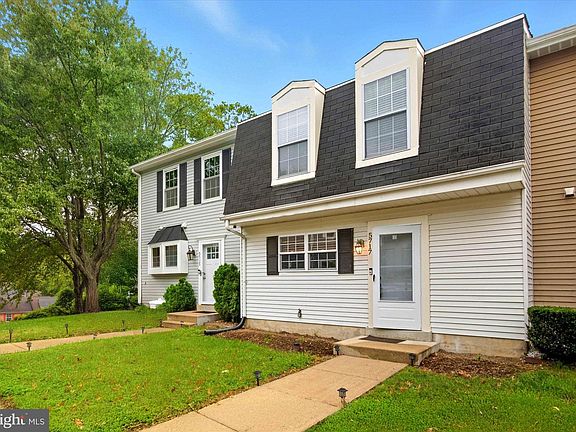 2nd image of 5717 Falkland Pl